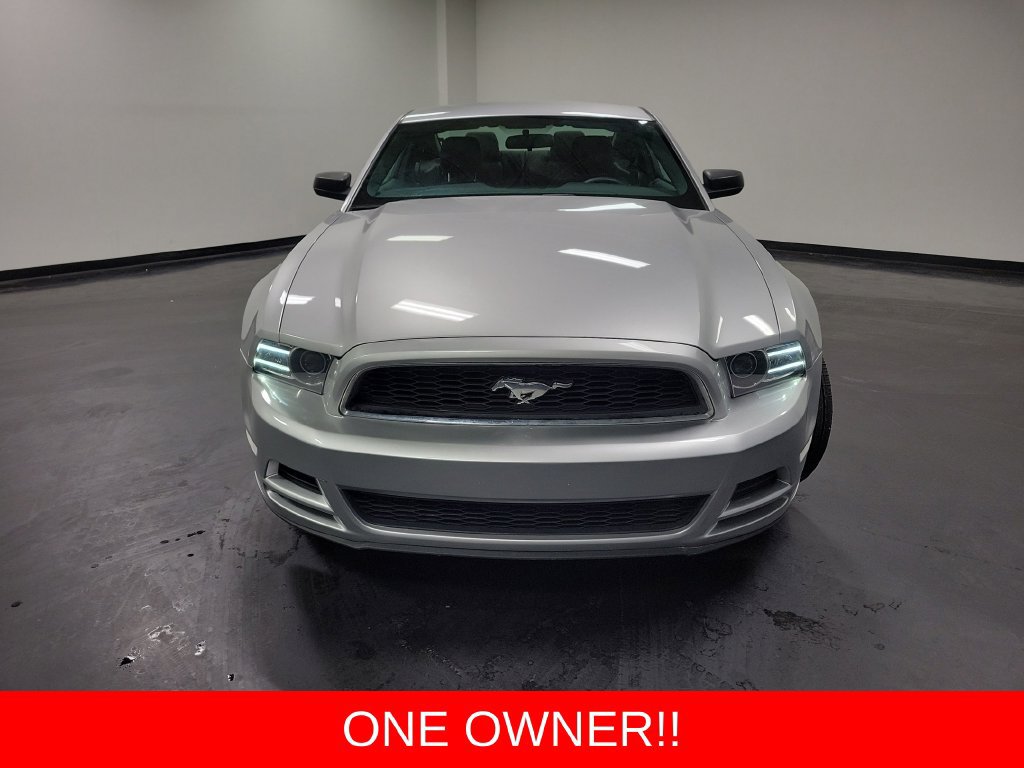 Used 2014 Ford Mustang Coupe RWD image 2