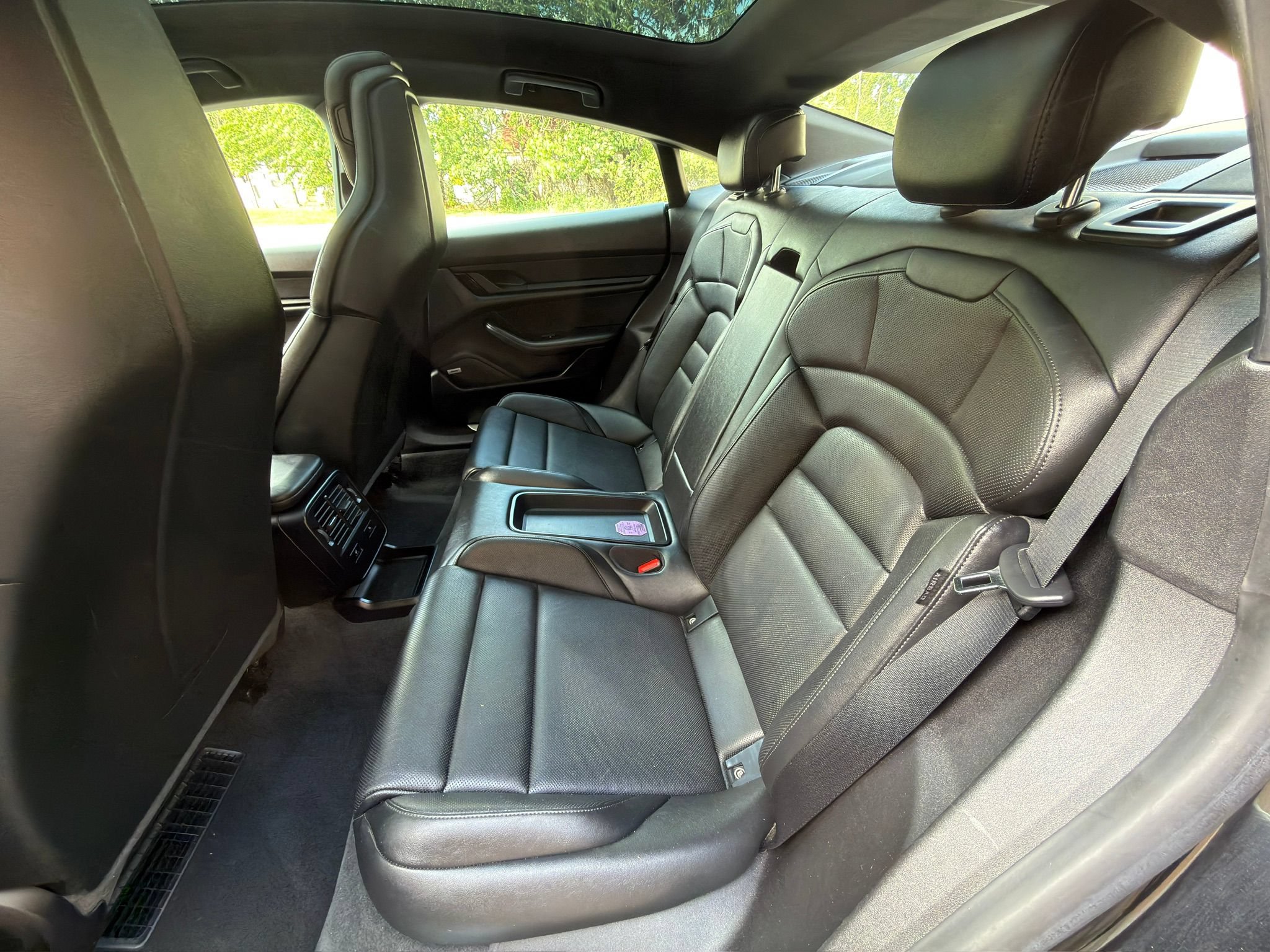 Used 2020 Porsche Taycan 4S AWD/4WD image 25
