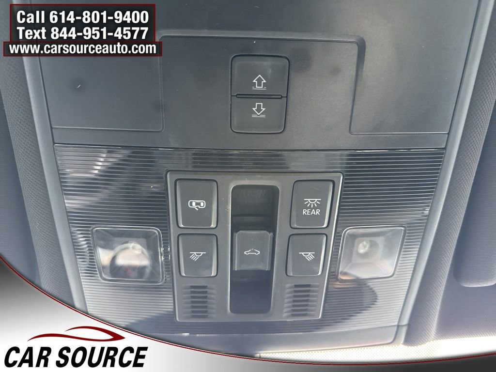 Used 2020 Volkswagen Tiguan SE R-Line image 31