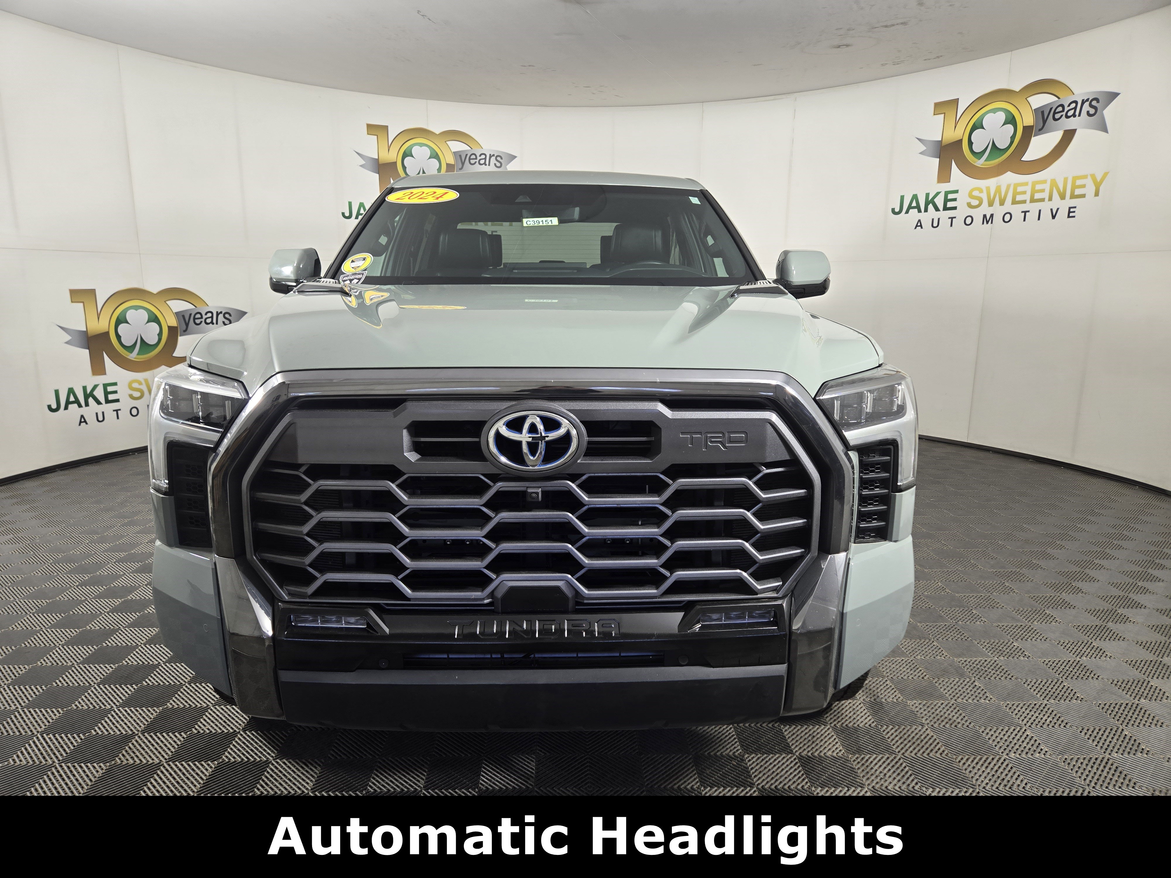 Used 2024 Toyota Tundra Platinum w/ TRD Off-Road Package AWD/4WD image 3