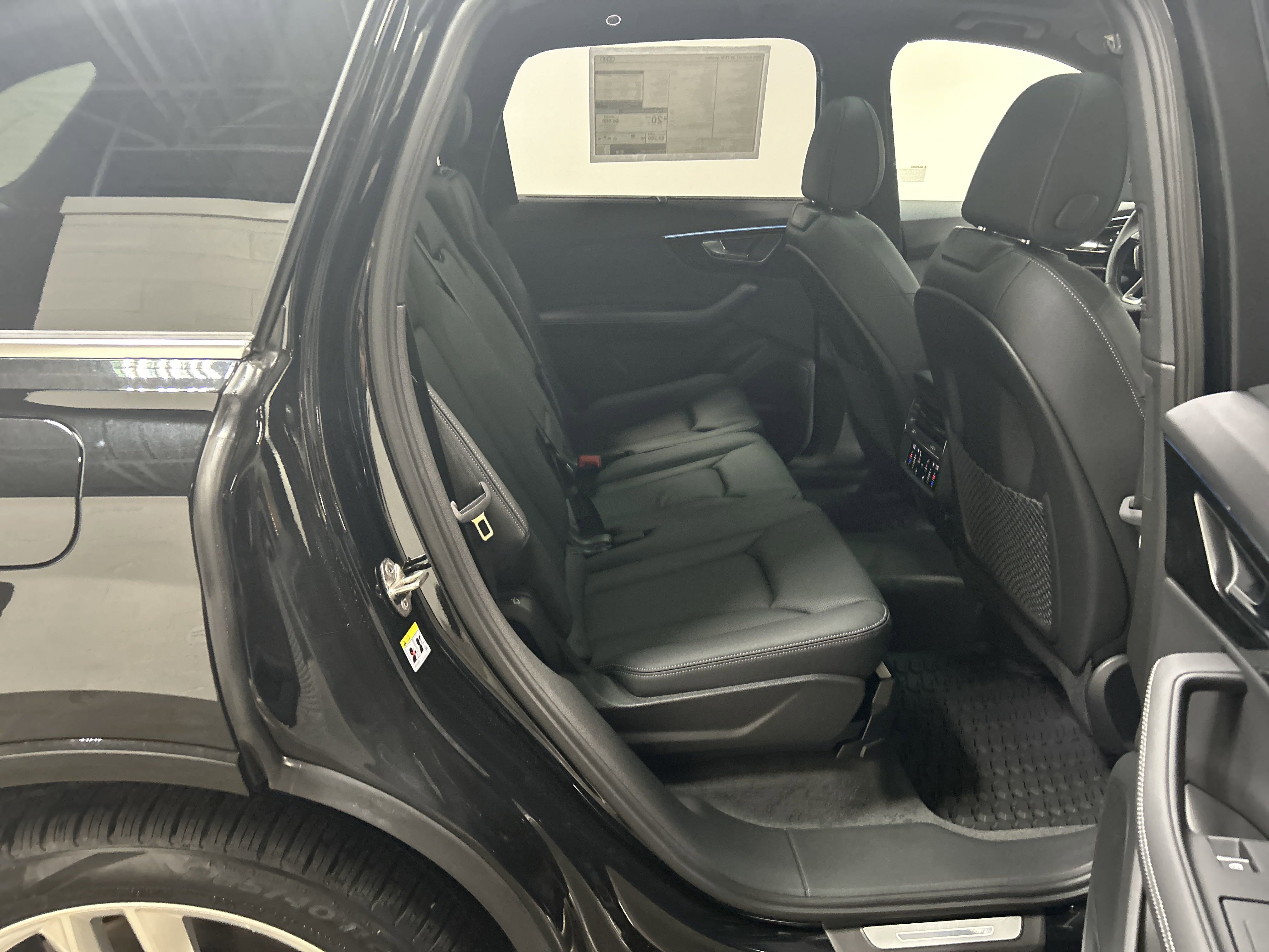New 2025 Audi Q7 Premium Plus image 36