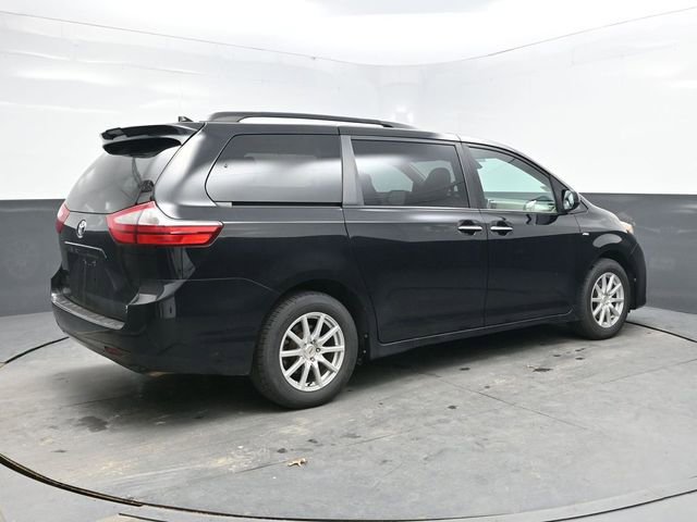 Used 2018 Toyota Sienna XLE AWD/4WD image 7
