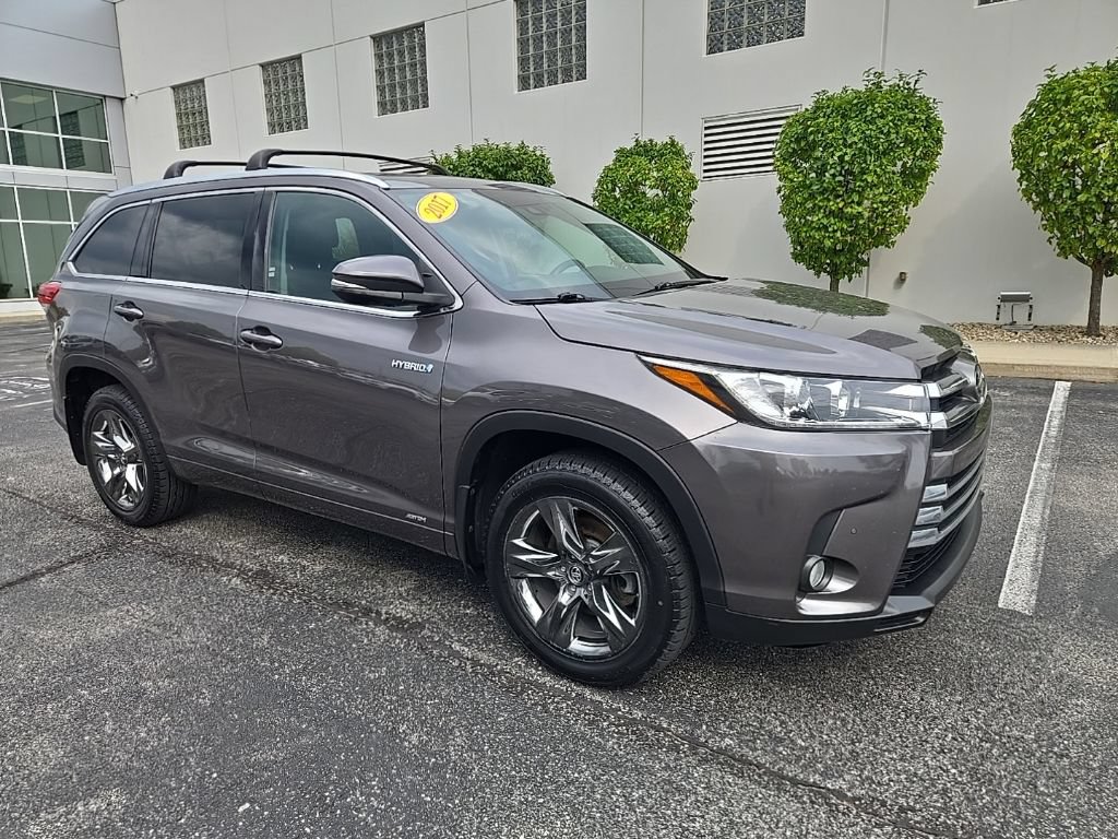 Used 2017 Toyota Highlander Limited Platinum AWD/4WD image 4