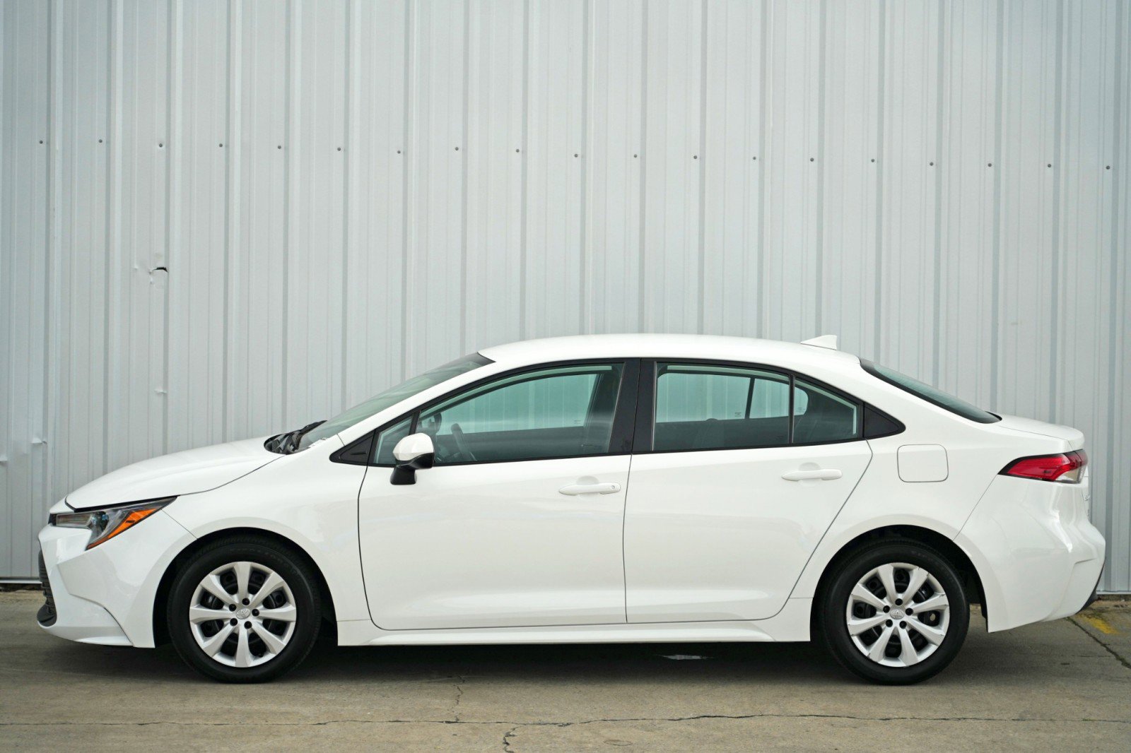 Used 2024 Toyota Corolla LE image 43