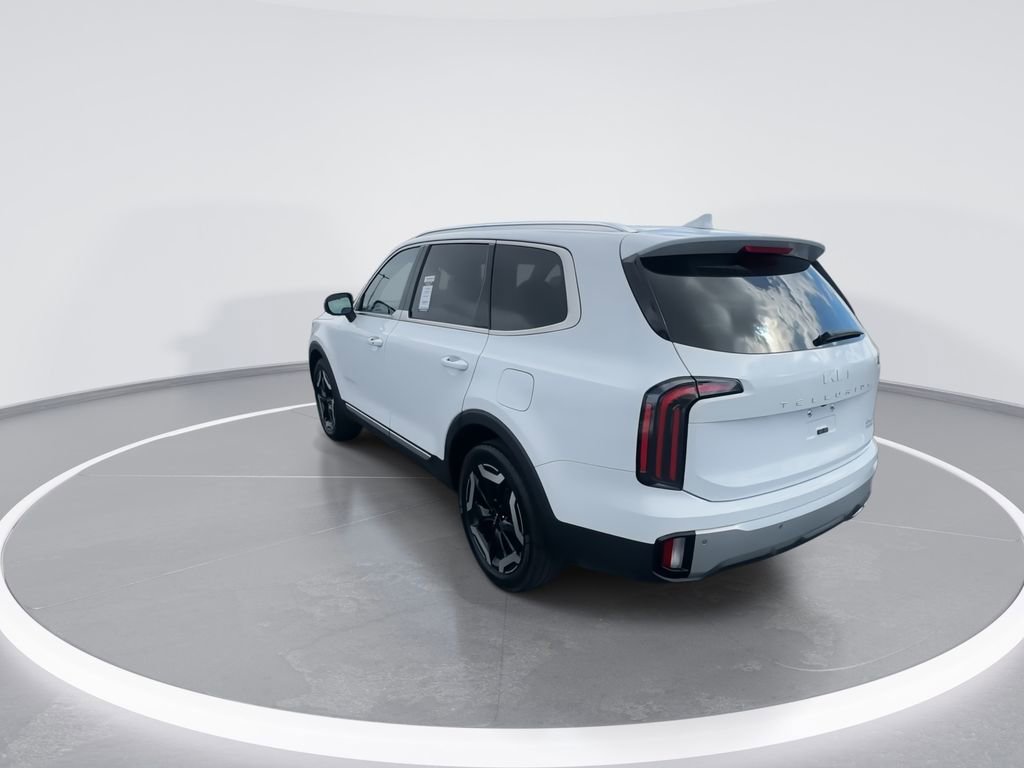 Used 2024 Kia Telluride EX w/ EX Captain's Chair Package FWD image 6