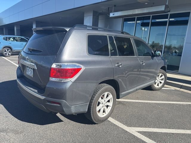 Used 2013 Toyota Highlander Plus FWD image 3