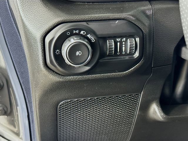 Used 2022 Jeep Wrangler Unlimited Rubicon w/ Dual Top Group AWD/4WD image 14