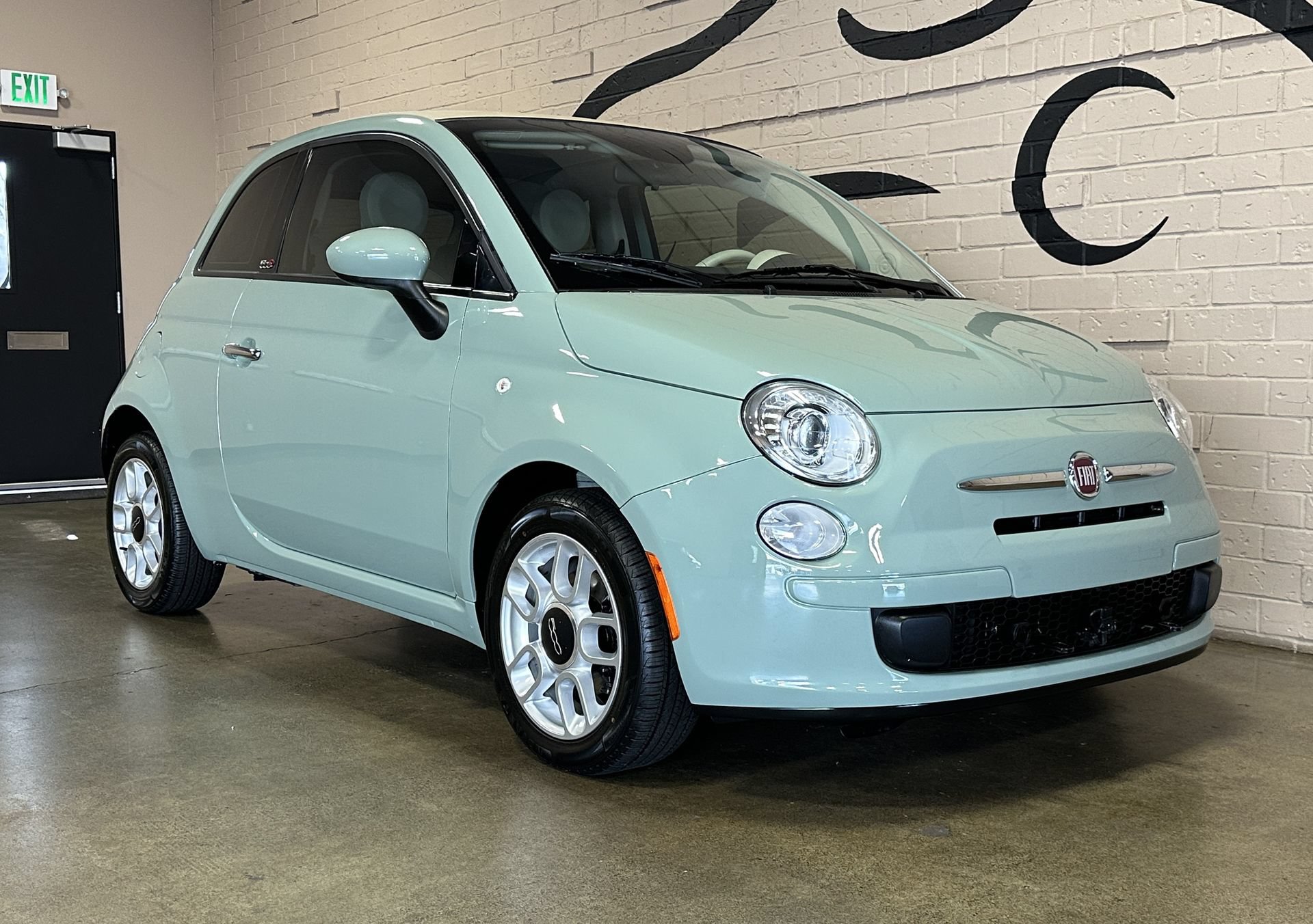 Used 2015 FIAT 500 Pop FWD image 2
