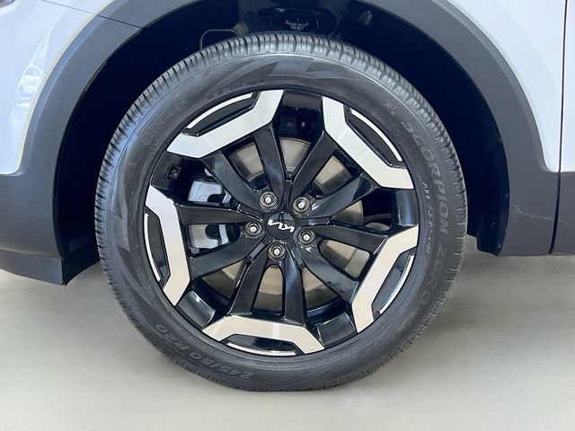 Certified 2025 Kia Telluride EX w/ EX Captain's Chair Package FWD image 34