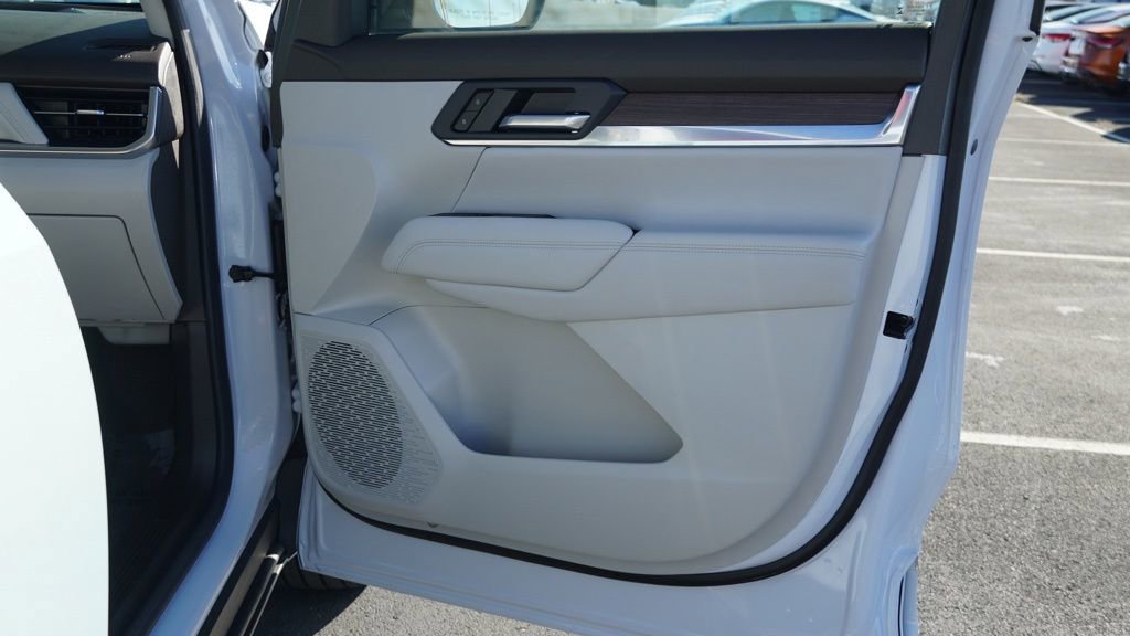 Used 2026 GMC Terrain Denali image 25