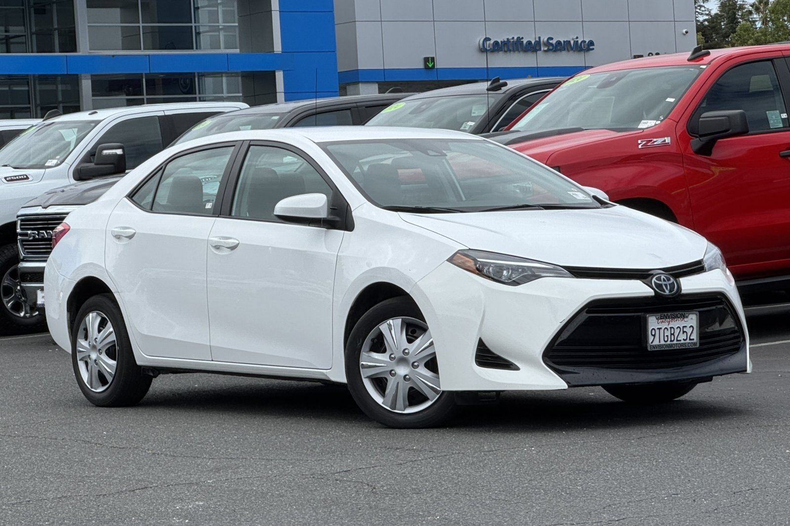 Used 2019 Toyota Corolla LE w/ Carpet Mat Package (TMS) FWD image 2