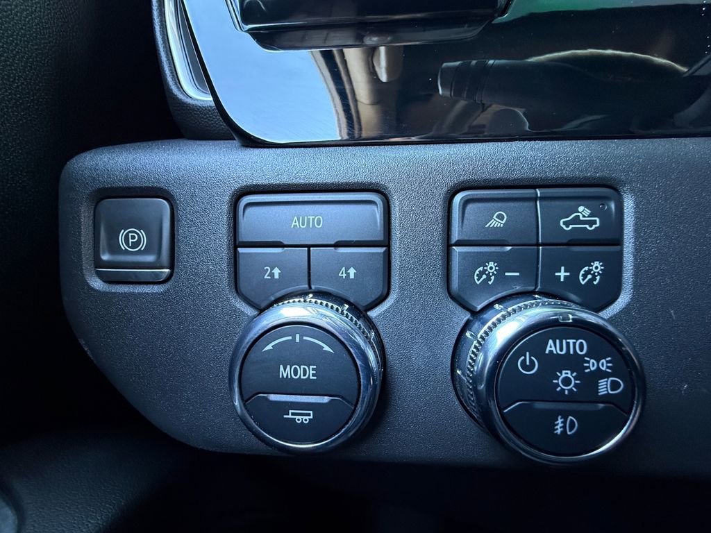 Used 2024 GMC Sierra 1500 SLT w/ SLT Convenience Package image 26