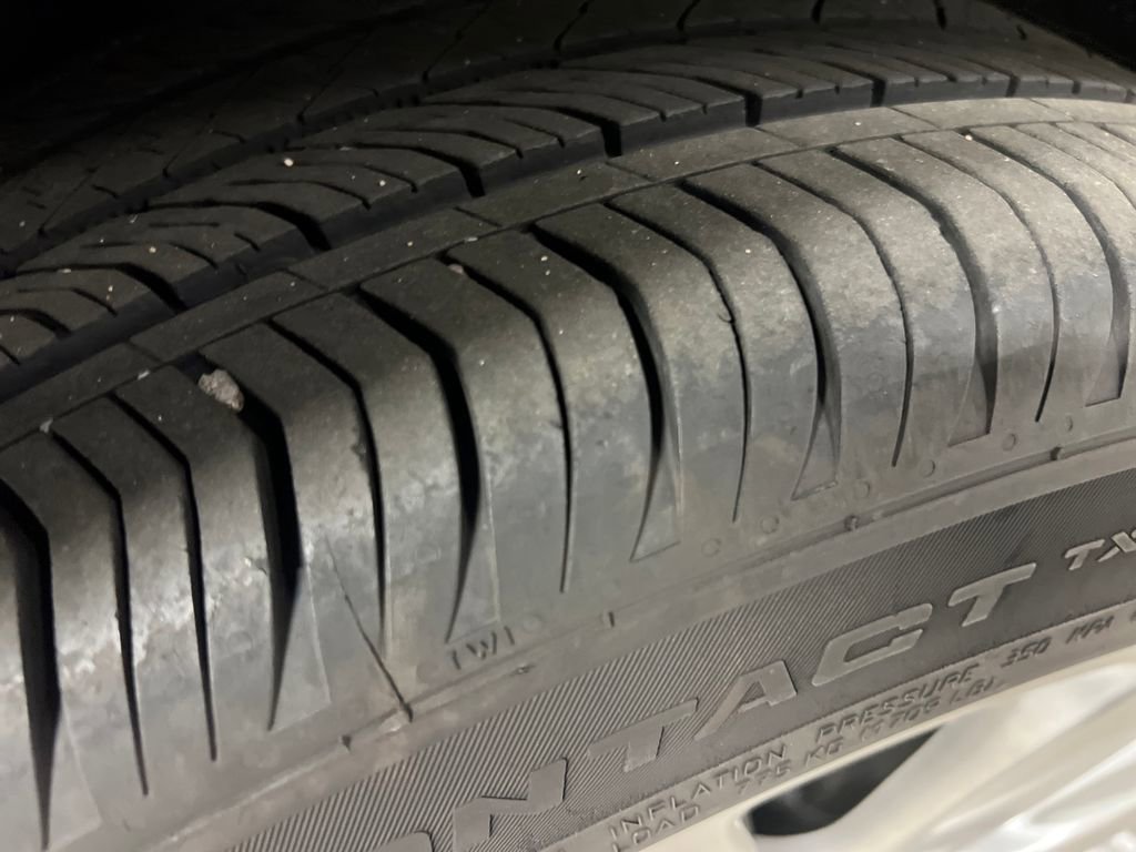 Certified 2023 Buick Envision Avenir AWD/4WD image 11