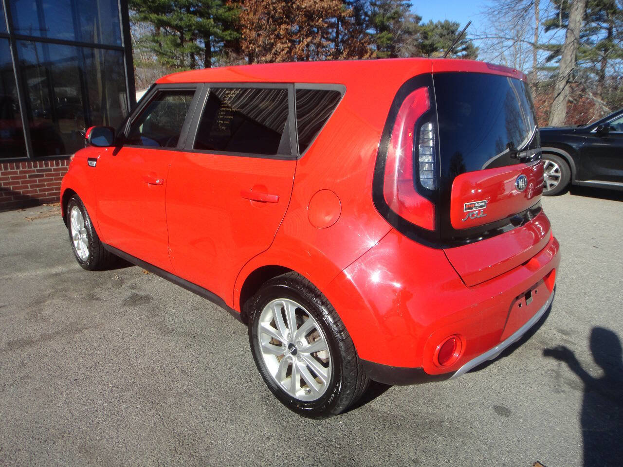 Used 2017 Kia Soul + FWD image 4