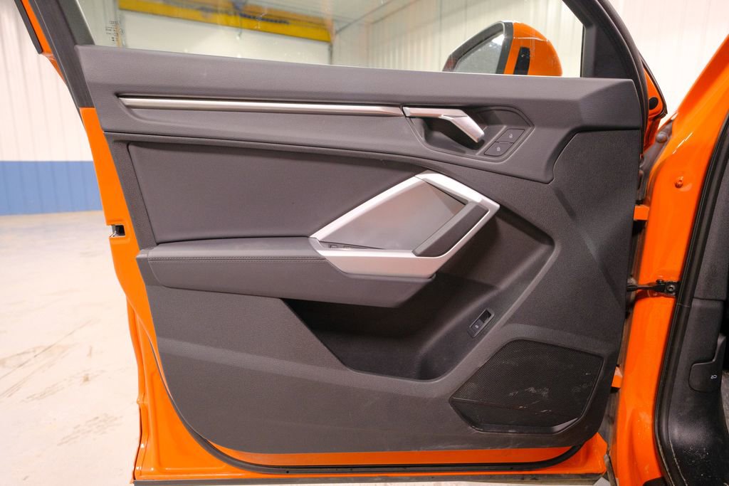 Used 2025 Audi Q3 2.0T Premium image 24