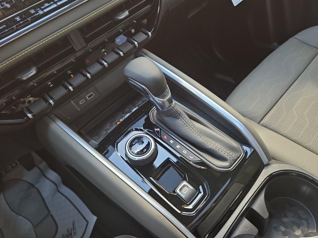 New 2025 Chevrolet Colorado ZR2 w/ Technology Package image 24