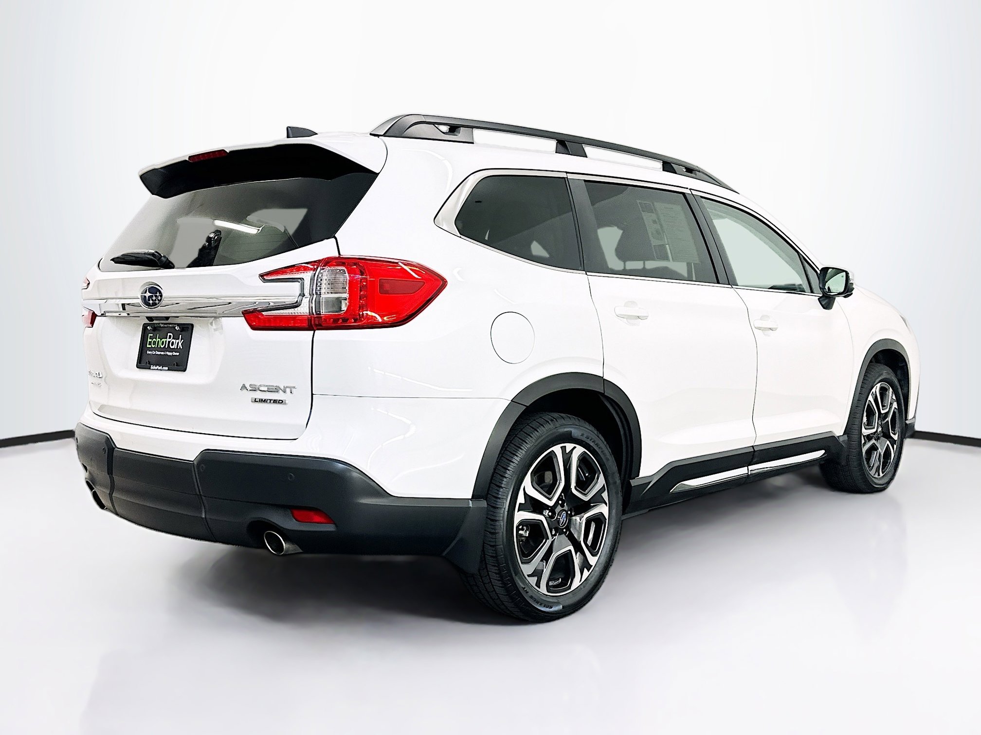 Used 2023 Subaru Ascent Limited w/ Technology Package image 9