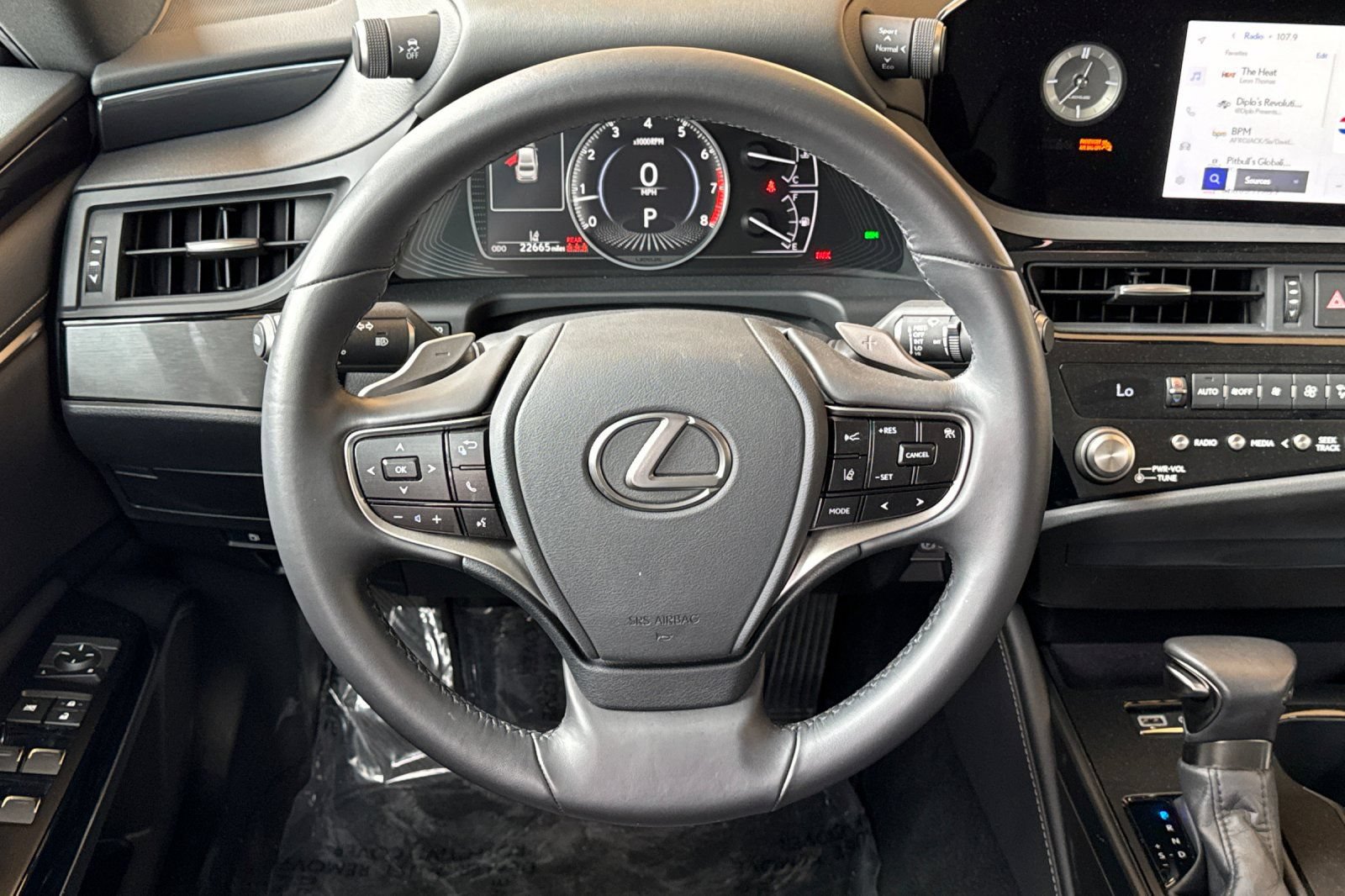 Certified 2025 Lexus ES 350 w/ Accessory Package (Z1) FWD image 16