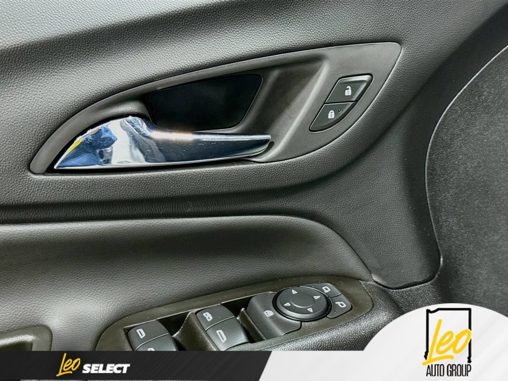 Used 2023 Chevrolet Equinox LT FWD image 19