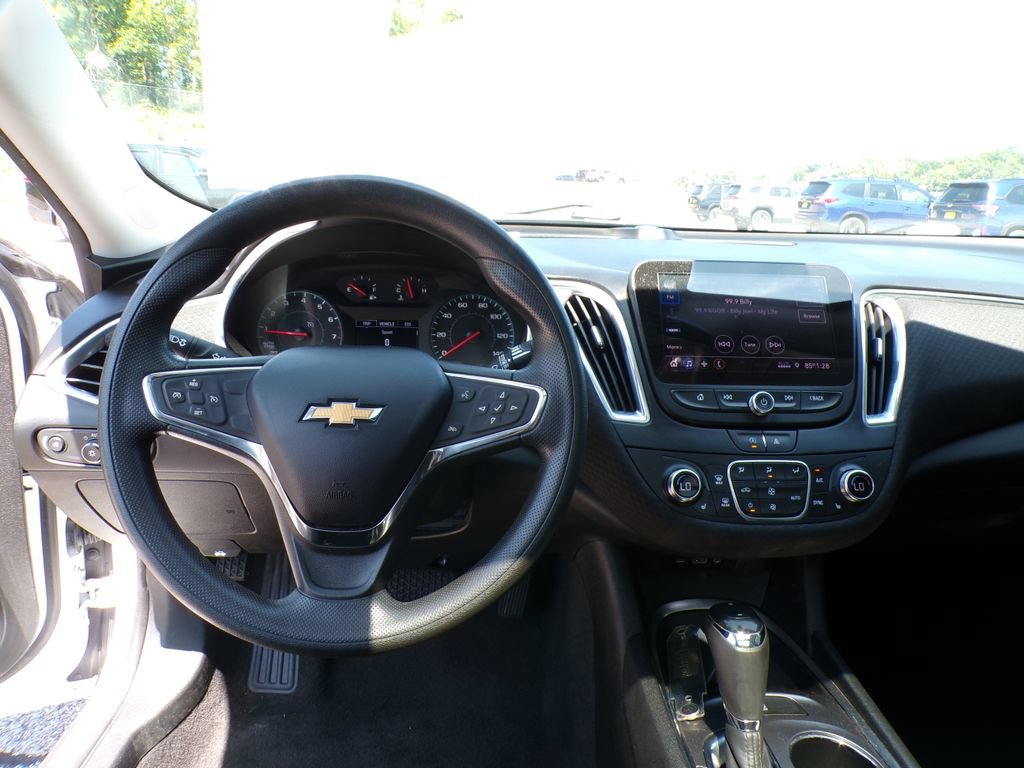 Used 2020 Chevrolet Malibu LT FWD image 10