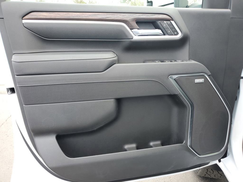 New 2025 GMC Sierra 2500 SLT w/ SLT Premium Package image 12