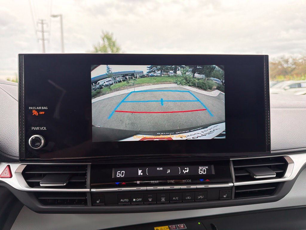 Used 2026 Toyota Sienna XLE AWD/4WD image 32