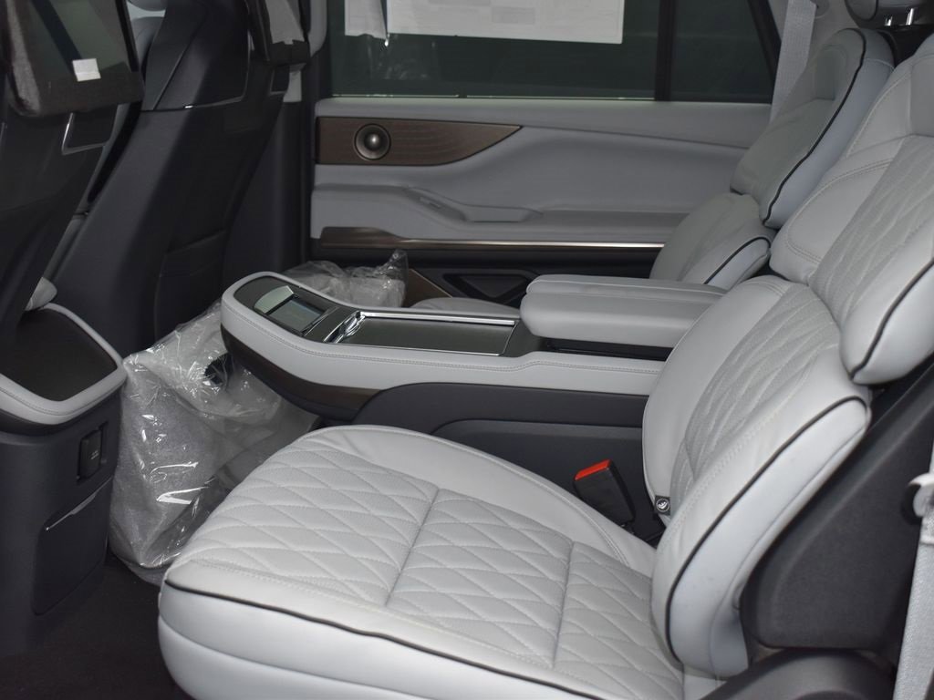 New 2026 Lincoln Navigator L Black Label image 11