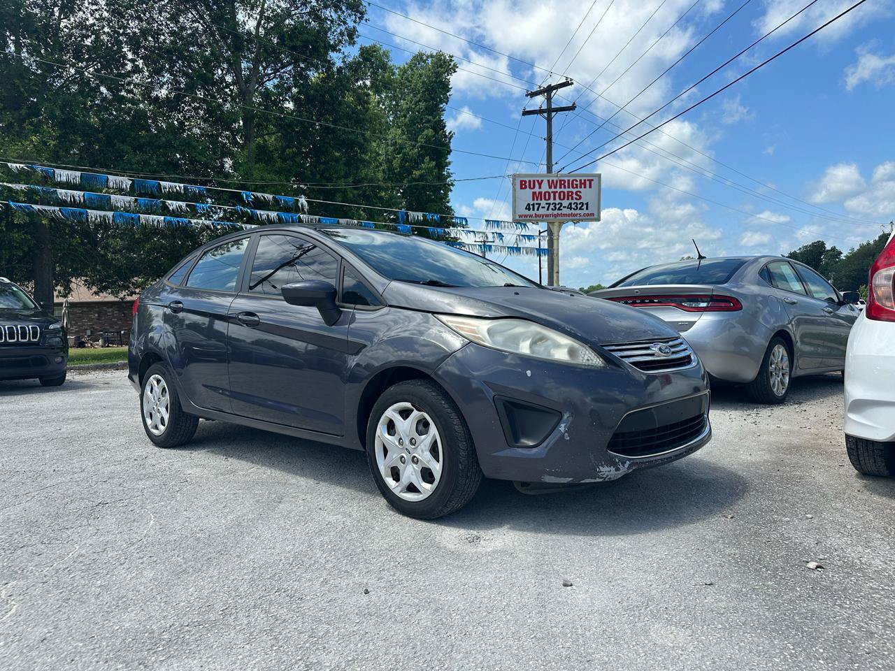 Used 2012 Ford Fiesta SE FWD image 2