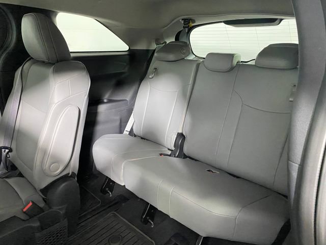 Used 2025 Toyota Sienna XLE AWD/4WD image 14