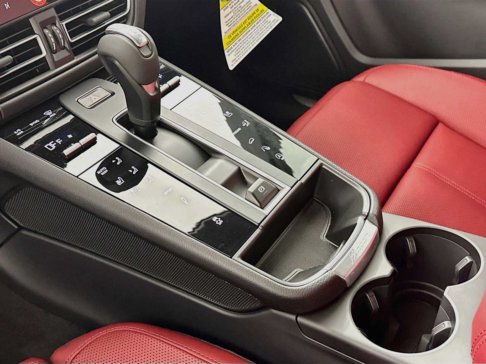 Certified 2025 Porsche Macan S AWD/4WD image 20