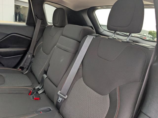 Used 2016 Jeep Cherokee 75th Anniversary FWD image 27