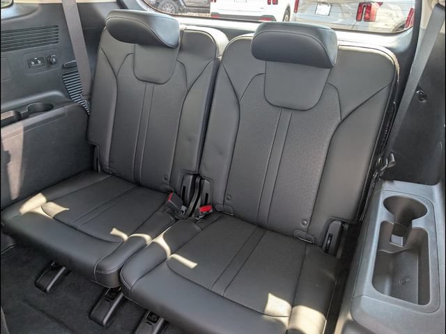 Certified 2022 Kia Sorento S w/ Panoramic Sunroof Package AWD/4WD image 11