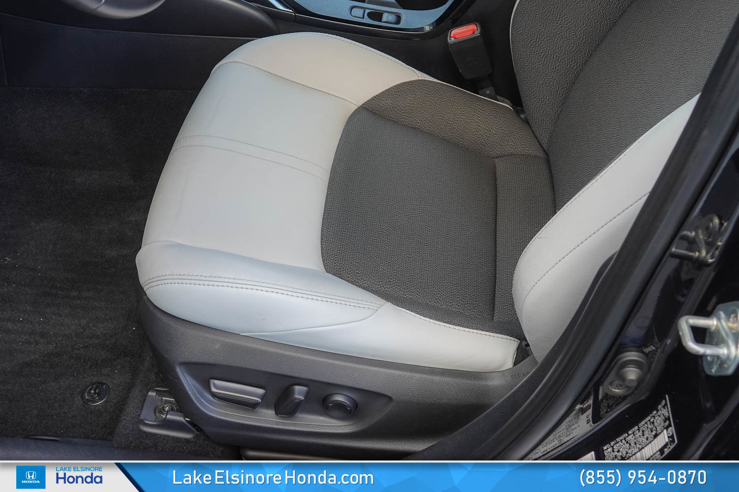 Used 2023 Toyota Corolla XSE image 15