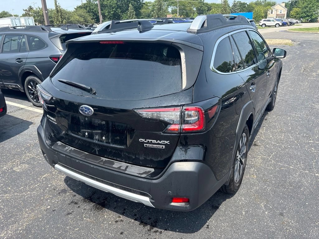 Used 2023 Subaru Outback Touring AWD/4WD image 3