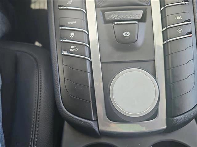 Used 2021 Porsche Macan AWD/4WD image 28
