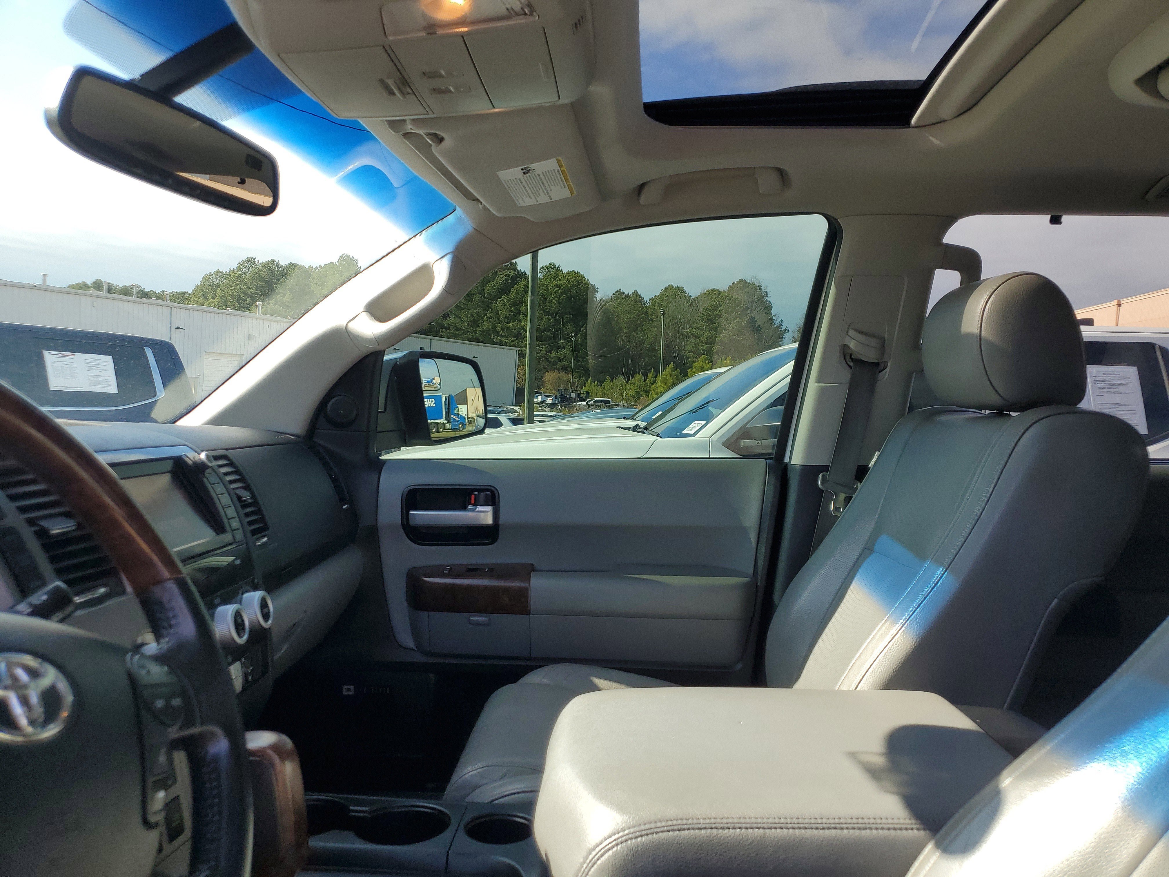 Used 2010 Toyota Sequoia Platinum image 17