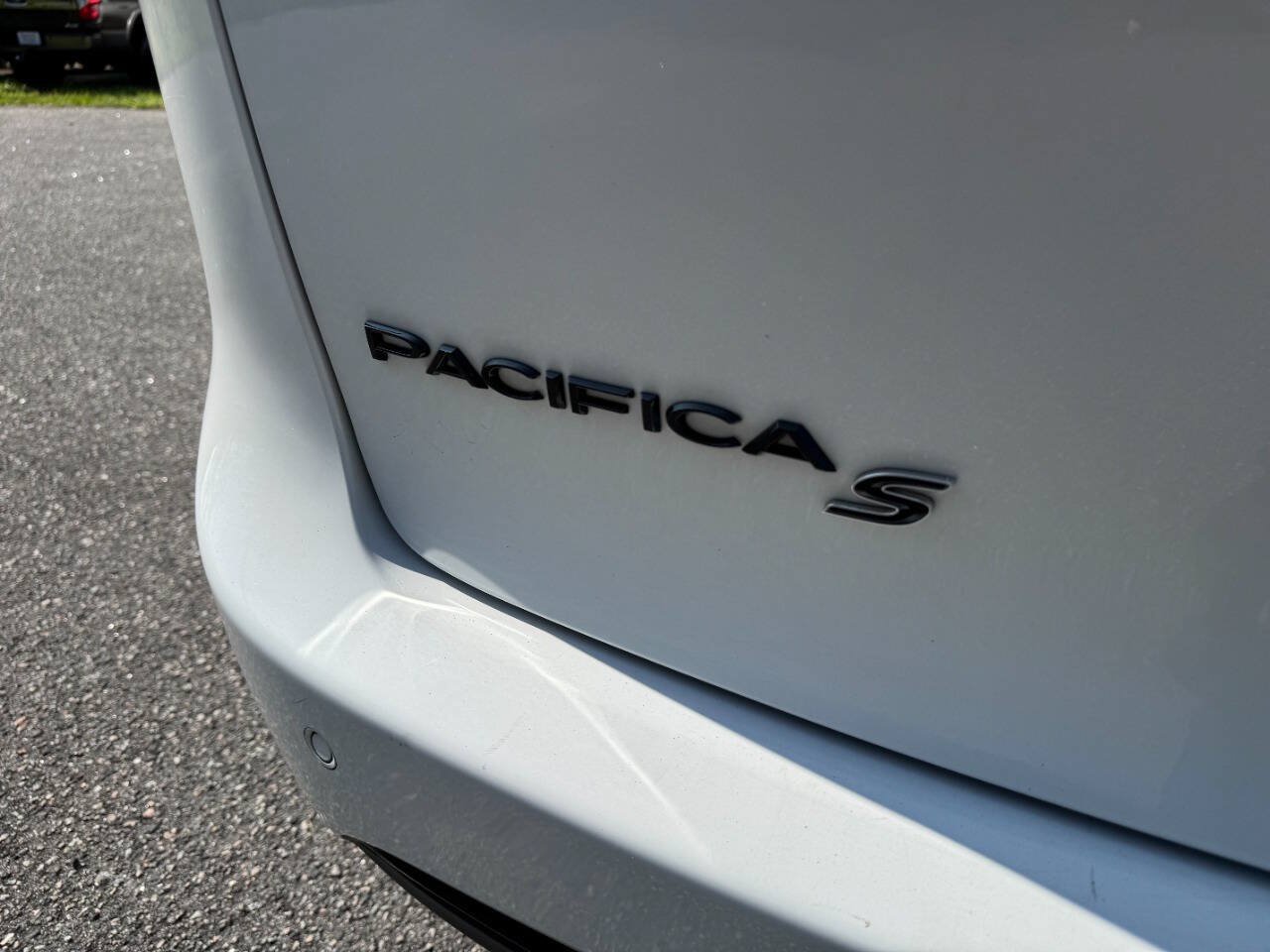 Used 2019 Chrysler Pacifica Limited w/ Advanced Safetytec Group FWD image 35