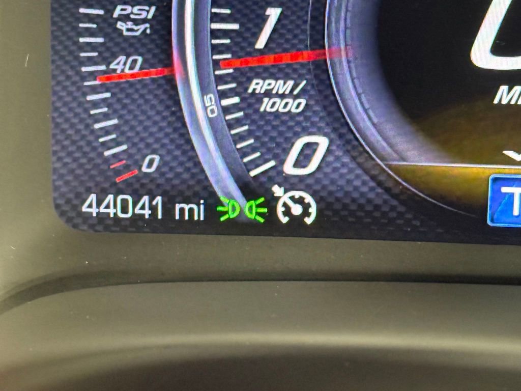 Used 2015 Chevrolet Corvette Z06 w/ 3LZ Preferred Equipment Group image 21