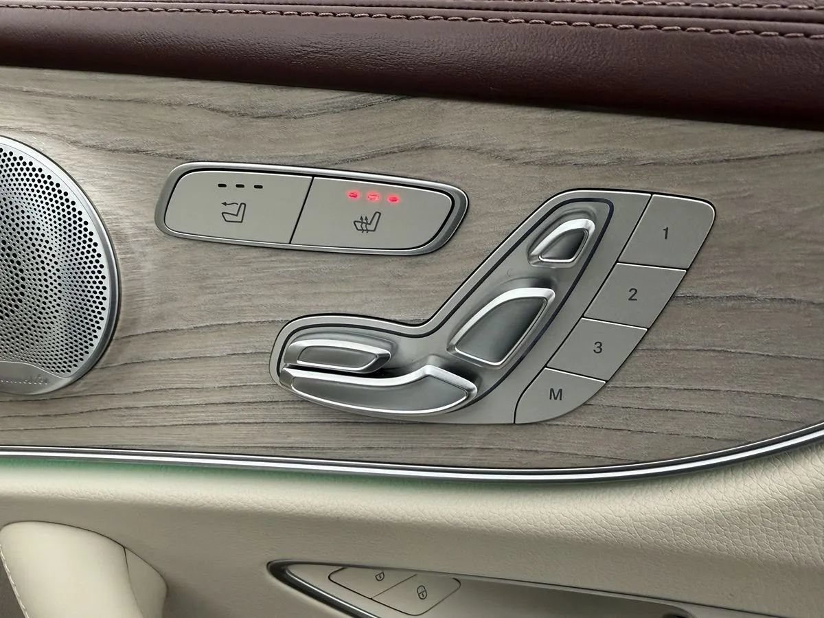 Used 2018 Mercedes-Benz E 400 4MATIC Cabriolet image 43