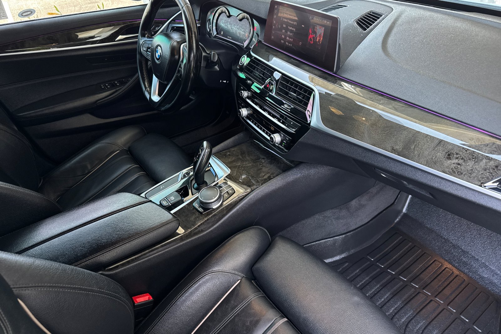 Used 2019 BMW 530i w/ Convenience Package RWD image 17