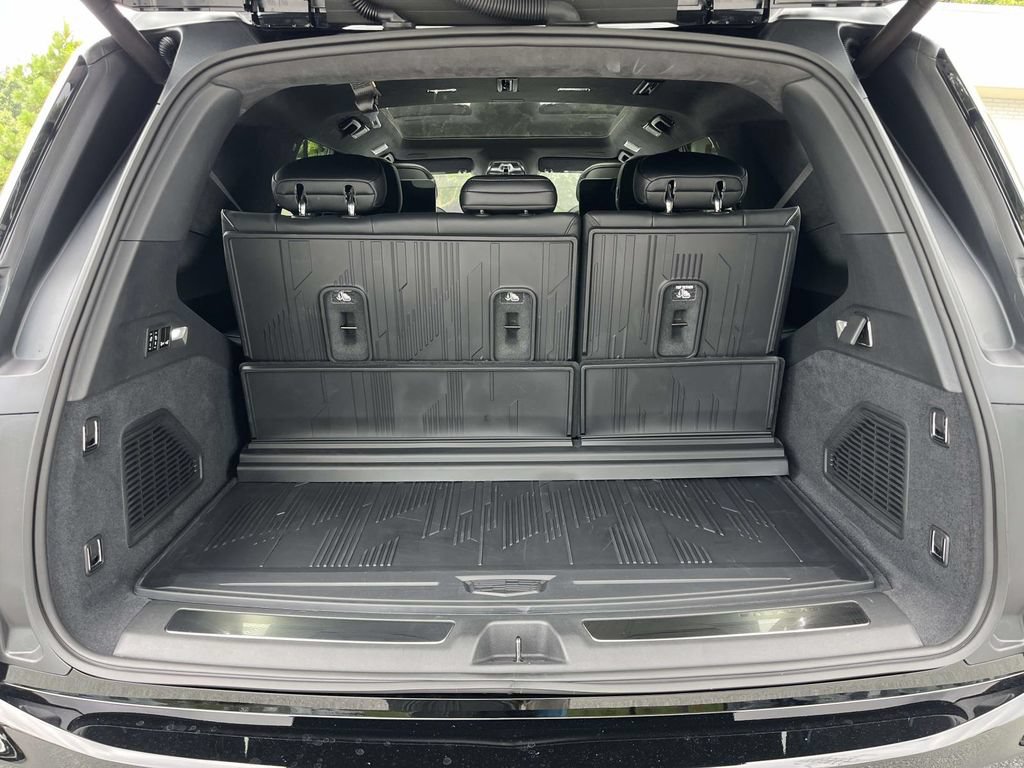 New 2026 Cadillac Escalade IQL Sport 2 w/ LPO, ONYX Package AWD/4WD image 10
