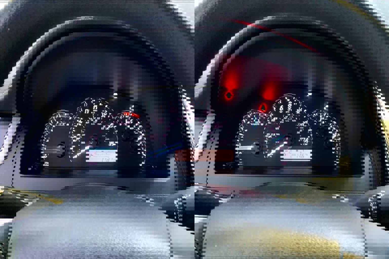 Used 2014 Toyota Camry L image 25