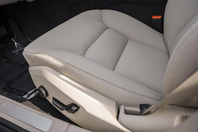 New 2026 Volvo V60 B5 Cross Country Plus w/ Protection Package Premier image 32