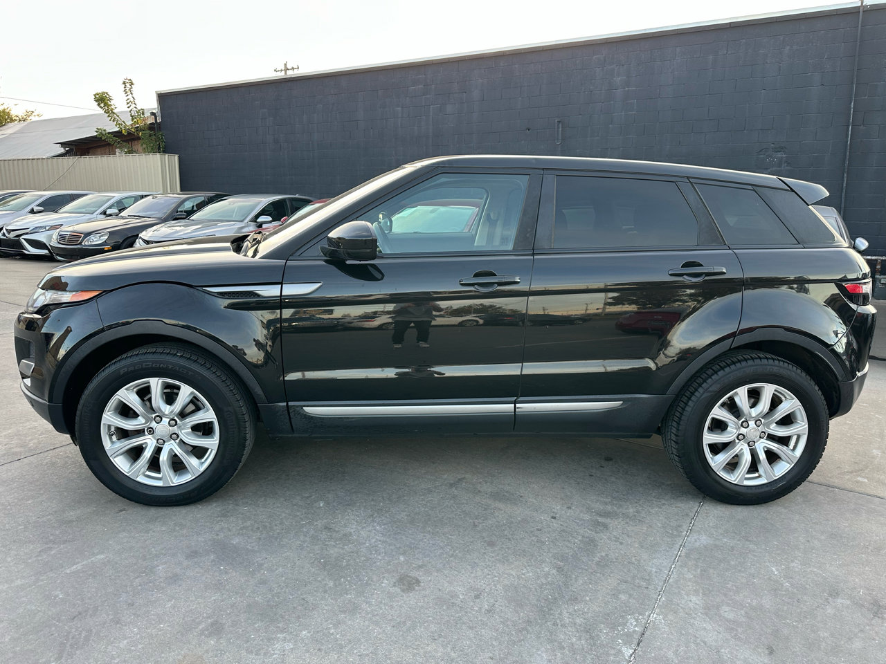 Used 2014 Land Rover Range Rover Evoque Pure image 4