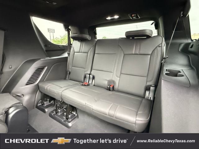 New 2025 Chevrolet Suburban Premier AWD/4WD image 34