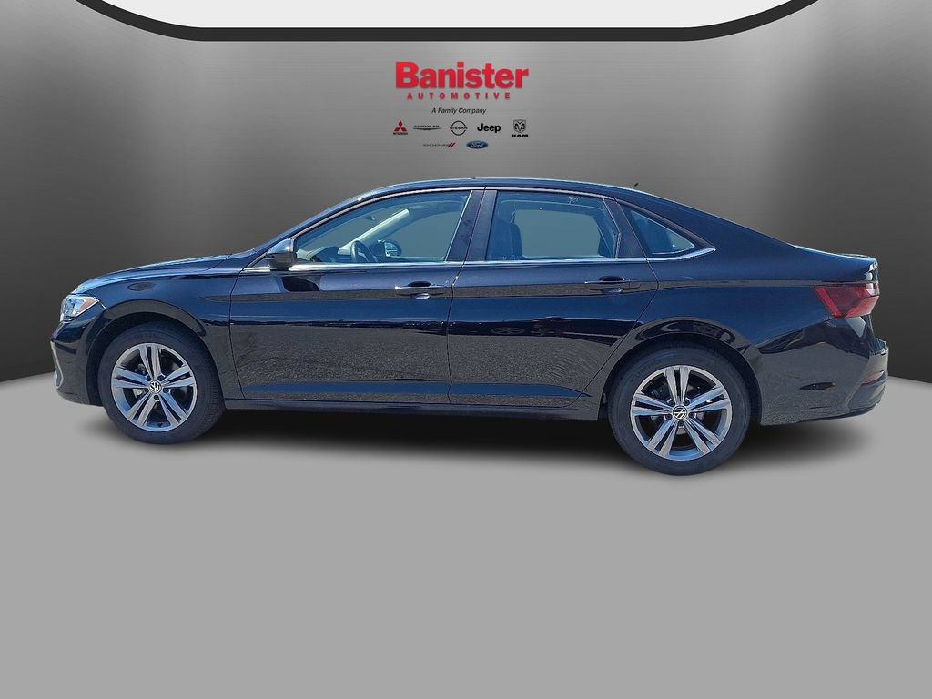 Used 2024 Volkswagen Jetta SE FWD image 7
