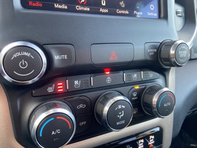 Used 2019 RAM 1500 Laramie image 17