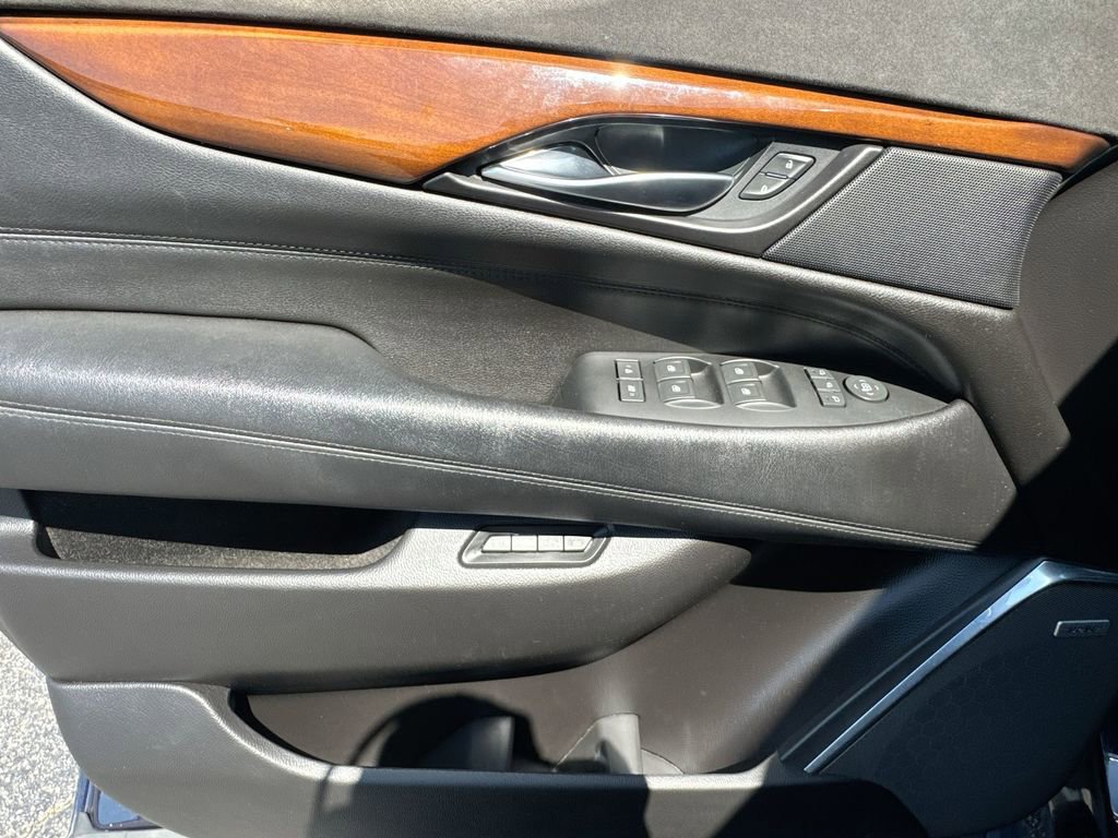 Used 2017 Cadillac Escalade Premium Luxury image 15