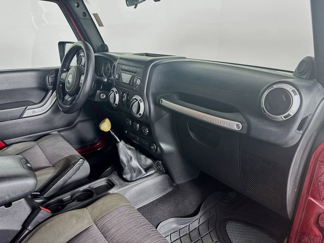 Used 2011 Jeep Wrangler Unlimited Sahara w/ Dual Top Group AWD/4WD image 27