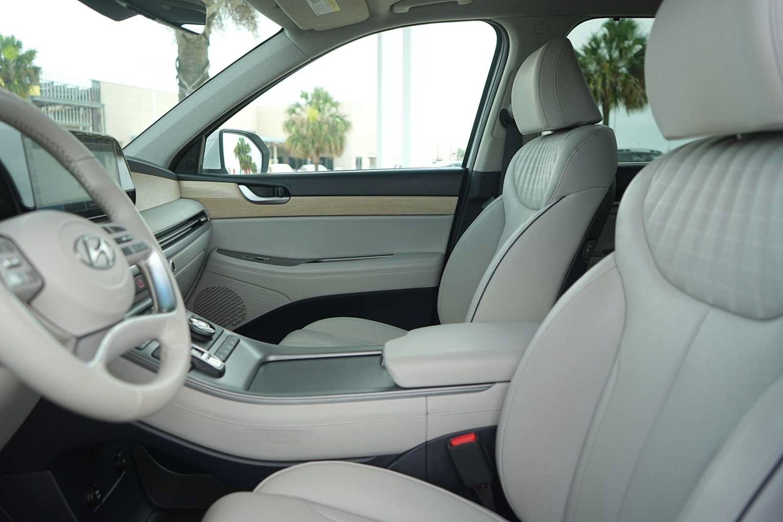 Used 2024 Hyundai Palisade Limited FWD image 11